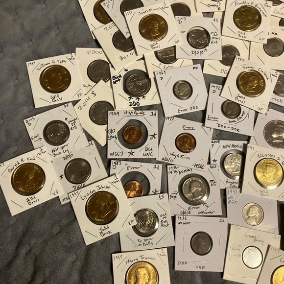 Assorted Coin Collection - Picture 2 of 5